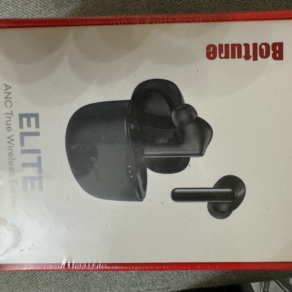 Earbuds headphones